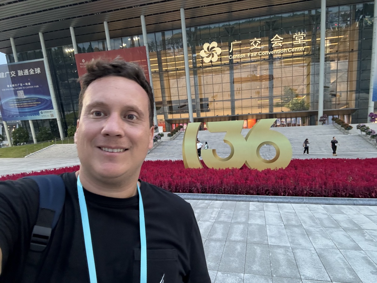 Bernardo Peña Roa en la Canton Fair, China